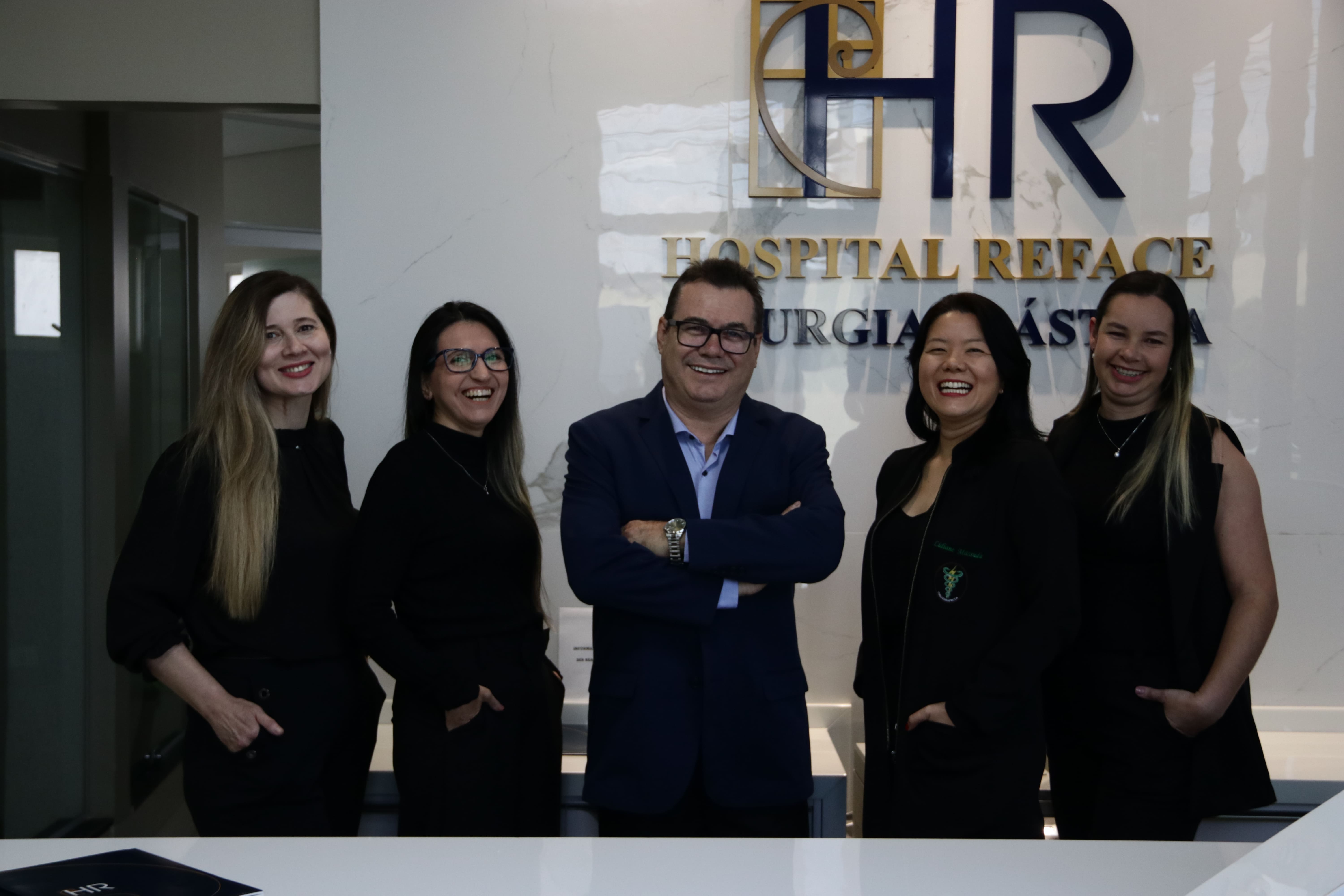 Equipe Completa do Hospital Reface